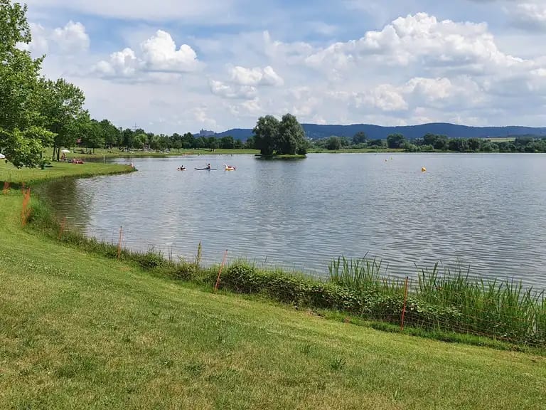 Naherholungsgebiet Mainauen Kieswäsch — Wasser und Natur bei Kulmbach